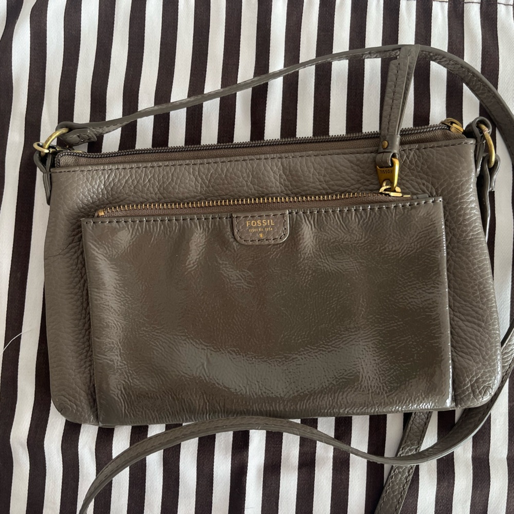 Elegant Gray Leather Crossbody Bag